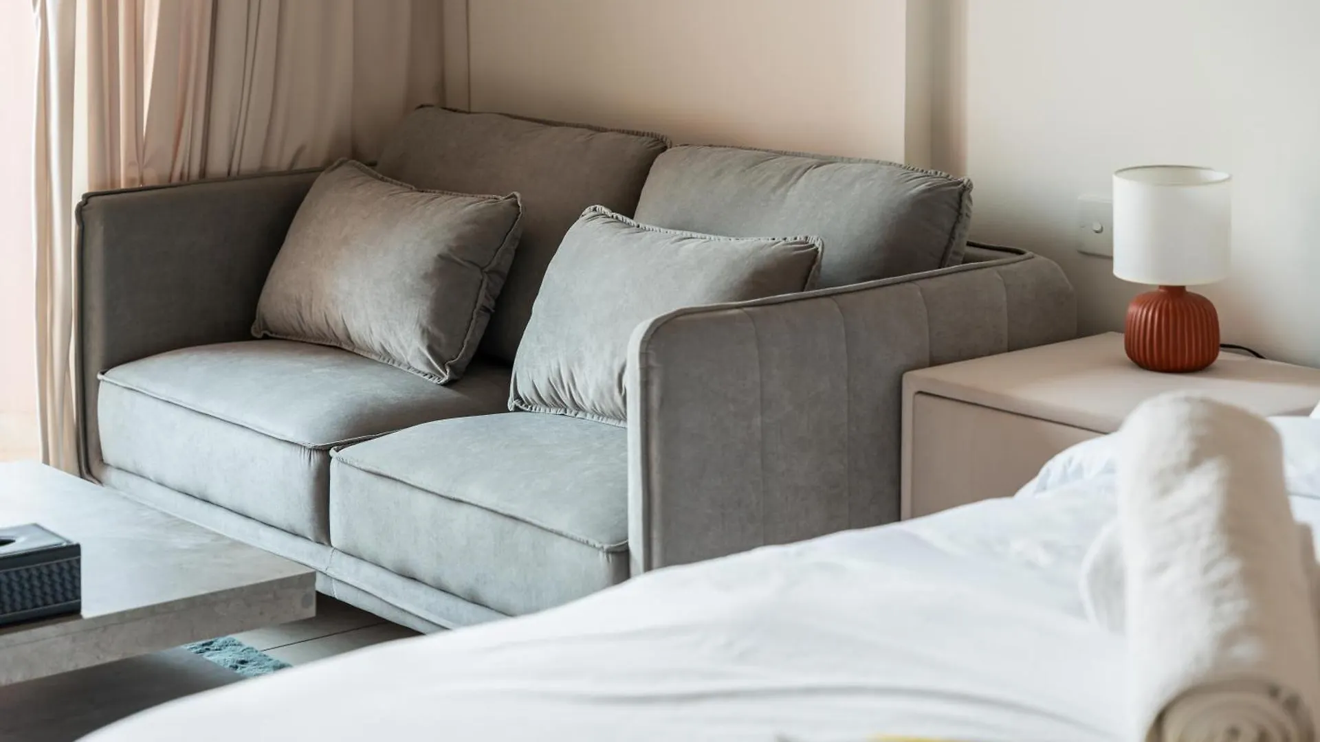 Chic Dubai Studio In Discovery Gardens Apartment
