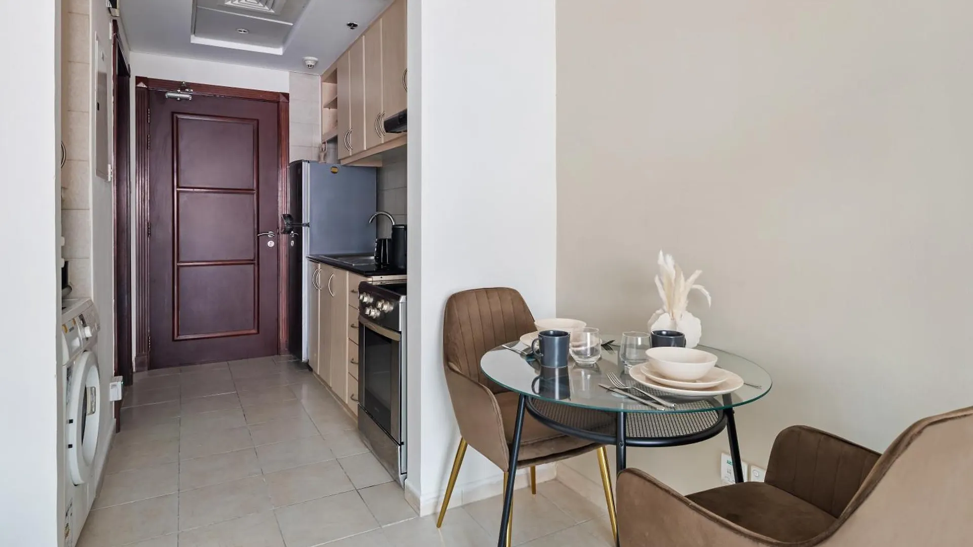 Chic Dubai Studio In Discovery Gardens Apartment United Arab Emirates